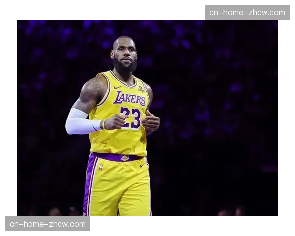 詹姆斯运动战进球逼近纪录 老将效率值保持稳定输出